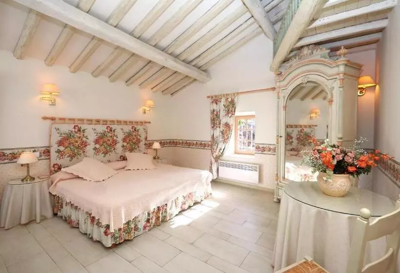 Отель L'Enclos des Lauriers Roses