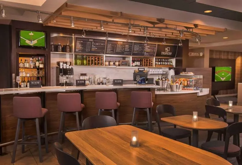 هتل Sonesta Select Columbia