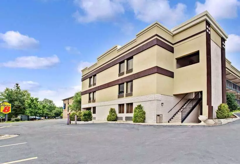 Hotelli Super 8 Downtown Raleigh