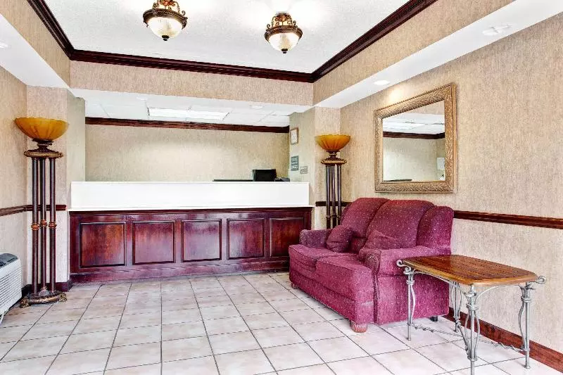 Hotelli Super 8 Downtown Raleigh