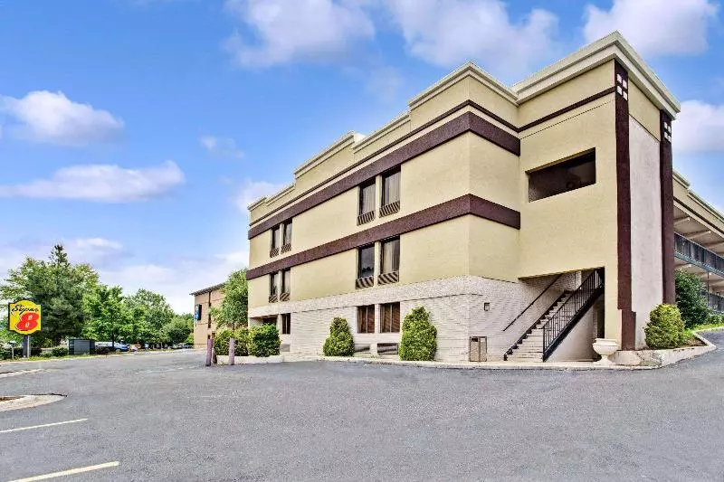 Hotelli Super 8 Downtown Raleigh