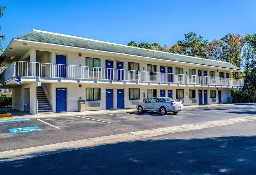 モーテル North Charleston Lodge