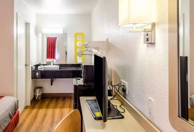 モーテル North Charleston Lodge