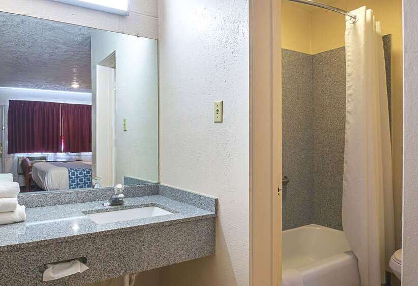 فندق على الطريق Rodeway Inn