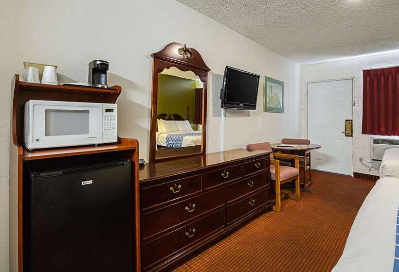 فندق على الطريق Rodeway Inn