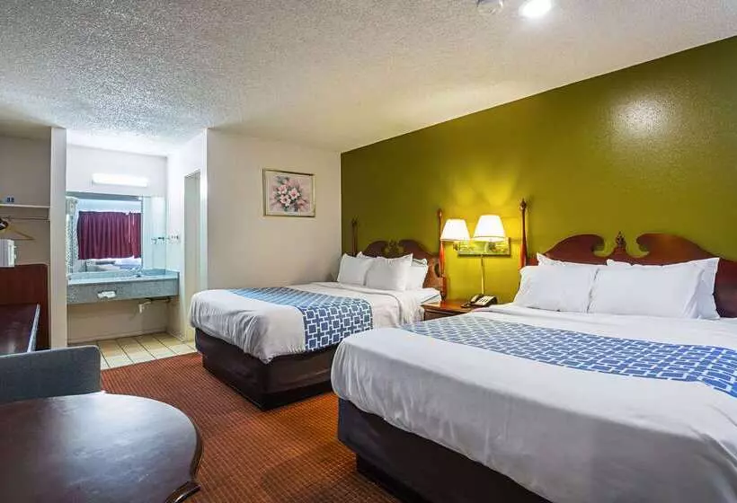 Мотель Rodeway Inn