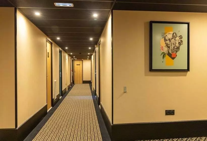 Novotel Paris Suresnes Longchamp