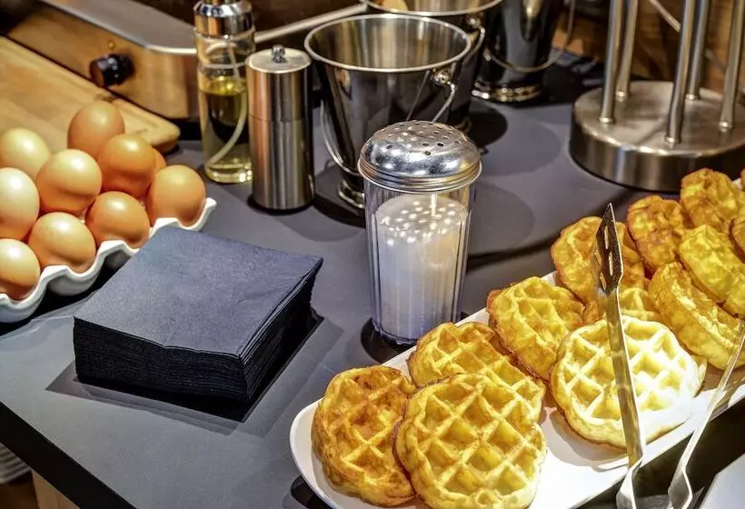 Novotel Paris Suresnes Longchamp