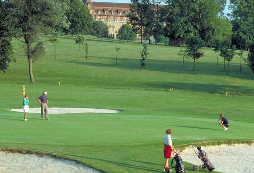 Novotel Paris Suresnes Longchamp