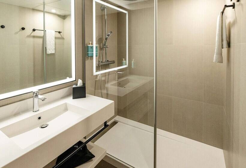 Novotel Paris Suresnes Longchamp