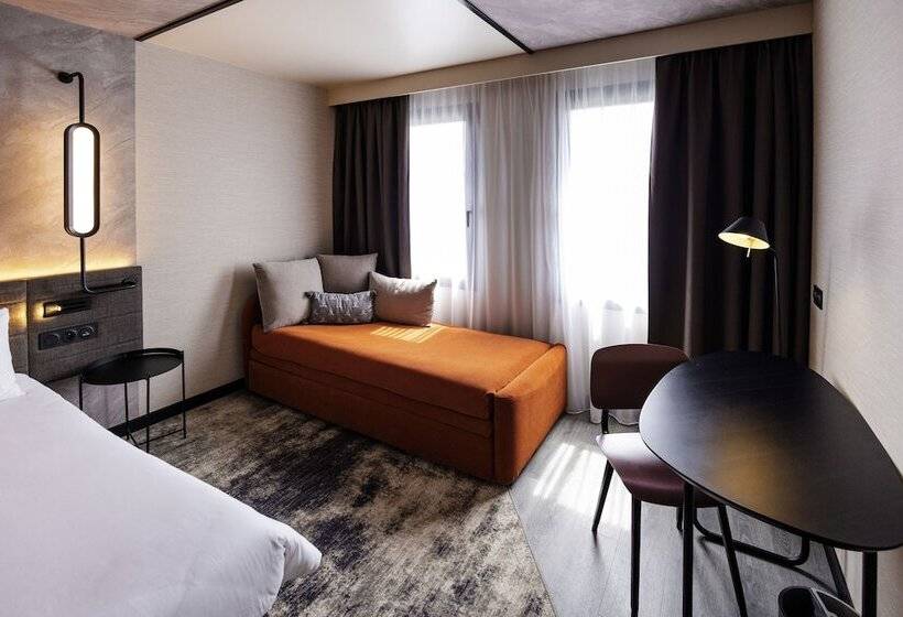 Novotel Paris Suresnes Longchamp