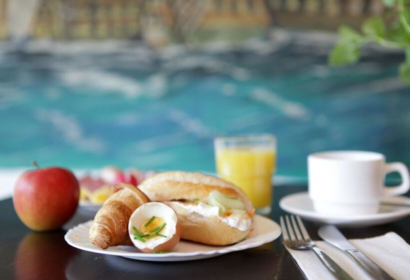 Hotelli a&o Hamburg Reeperbahn