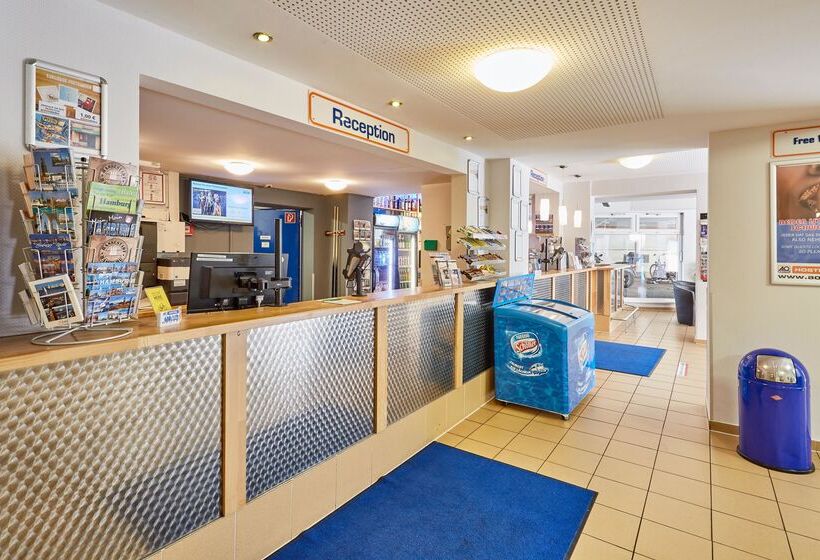 Hotelli a&o Hamburg Reeperbahn