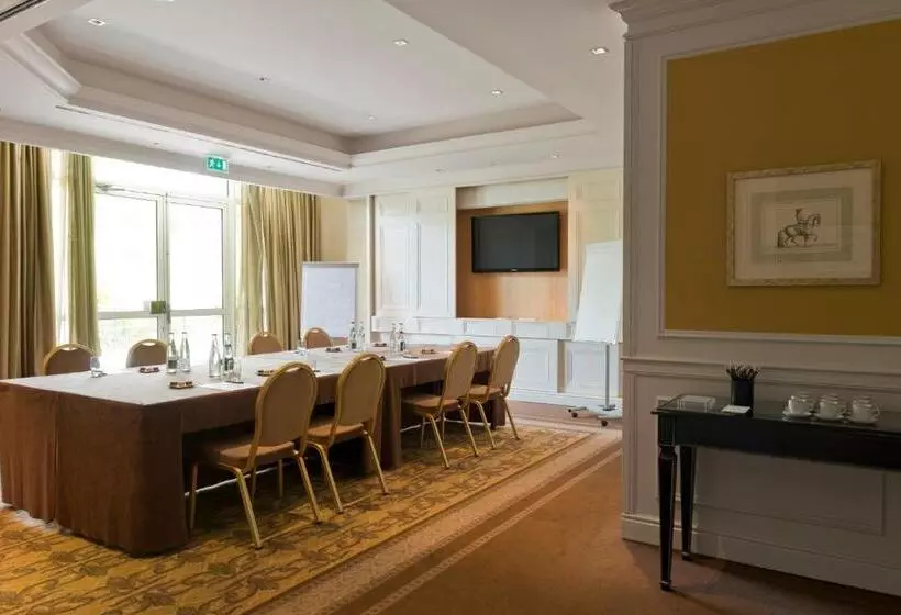 Intercontinental Hotels Chantilly Chateau Mont Royal, An Ihg