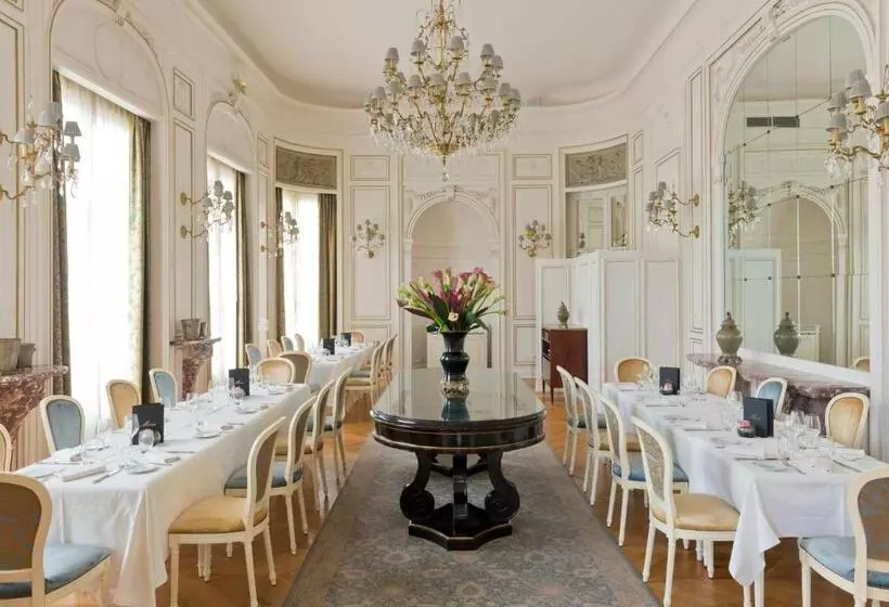 Intercontinental Hotels Chantilly Chateau Mont Royal, An Ihg