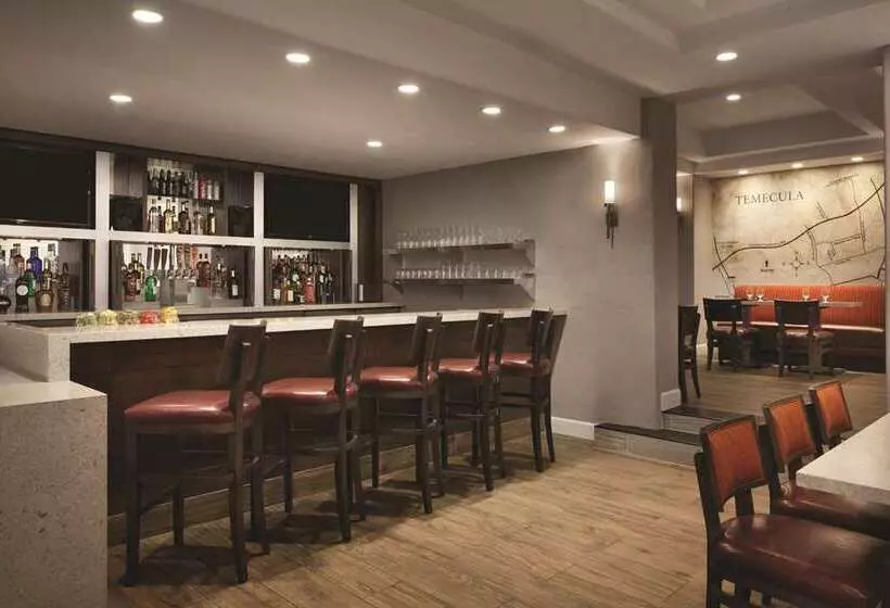 Отель Embassy Suites By Hilton Temecula Valley Wine Country