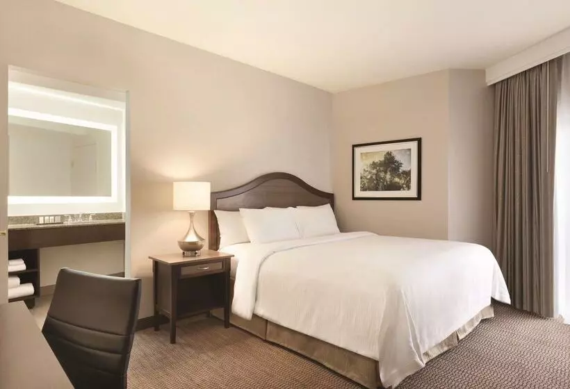 Отель Embassy Suites By Hilton Temecula Valley Wine Country