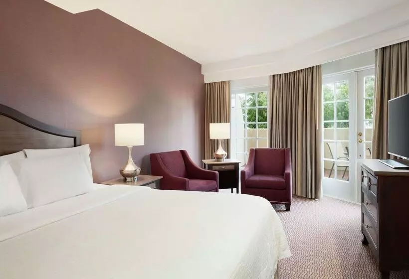 Отель Embassy Suites By Hilton Temecula Valley Wine Country