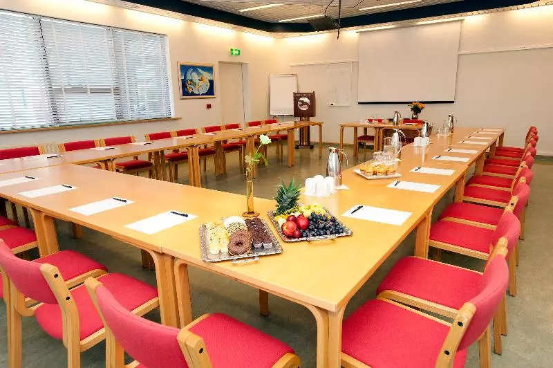 هتل Keflavik By Reykjavik Keflavik Airport