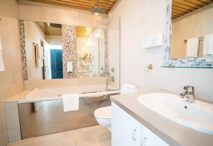 هتل Keflavik By Reykjavik Keflavik Airport