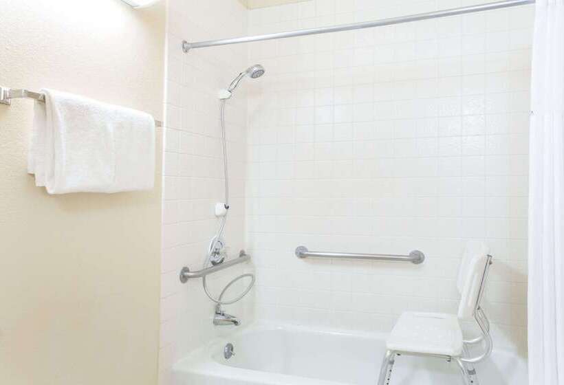 Отель Knights Inn Madera