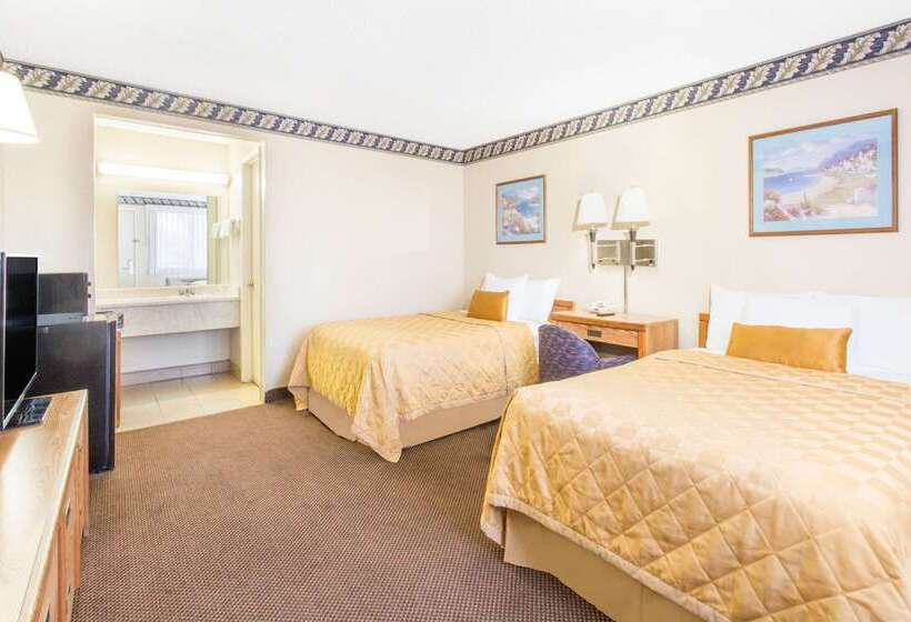 Отель Knights Inn Madera