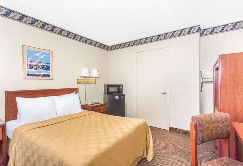 Отель Knights Inn Madera