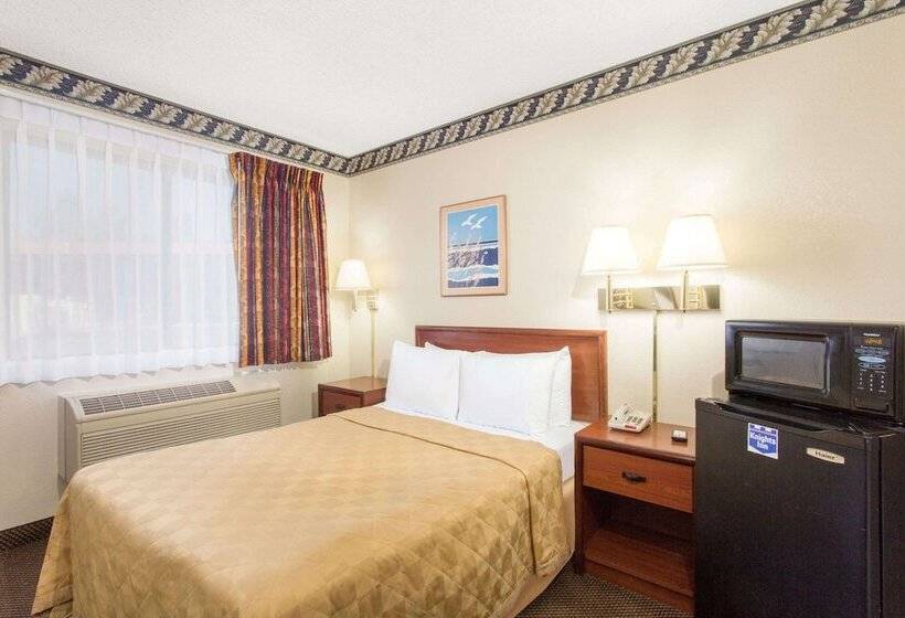 Отель Knights Inn Madera