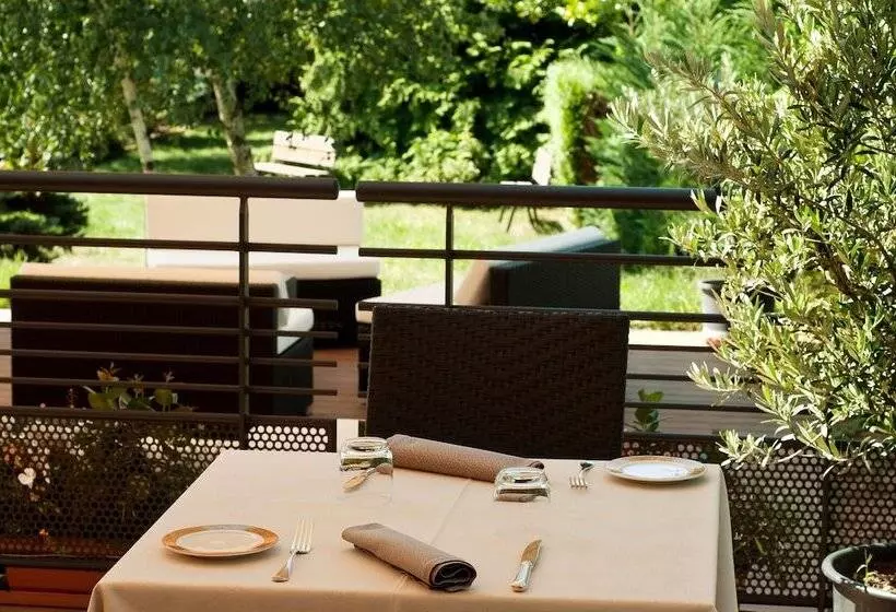 Logis Hotel Le Parc & Spa