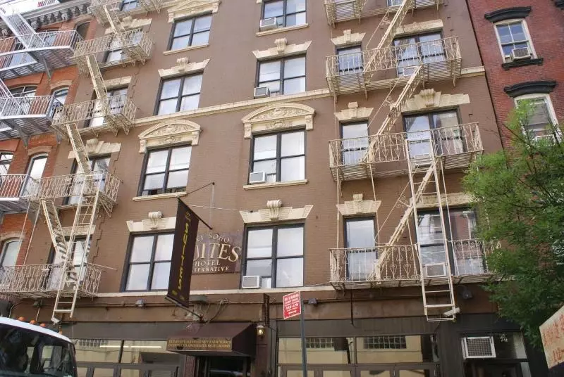 호텔 Off Soho Suites