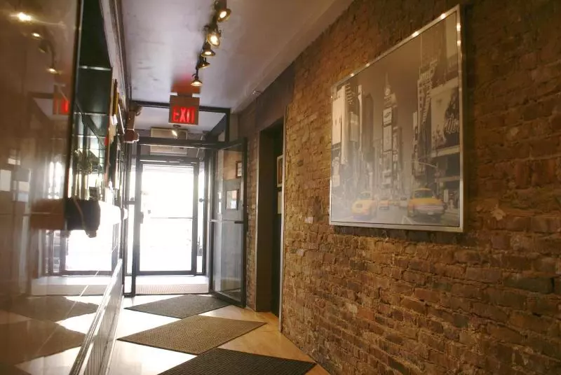 호텔 Off Soho Suites