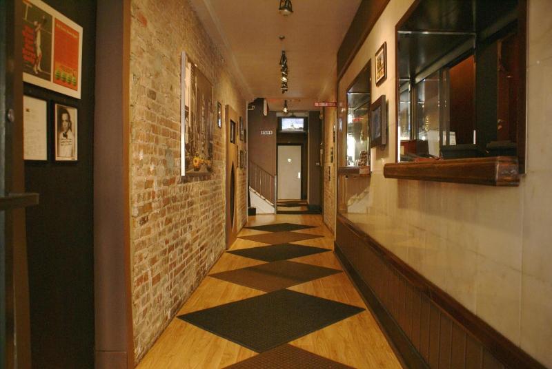 酒店 Off Soho Suites