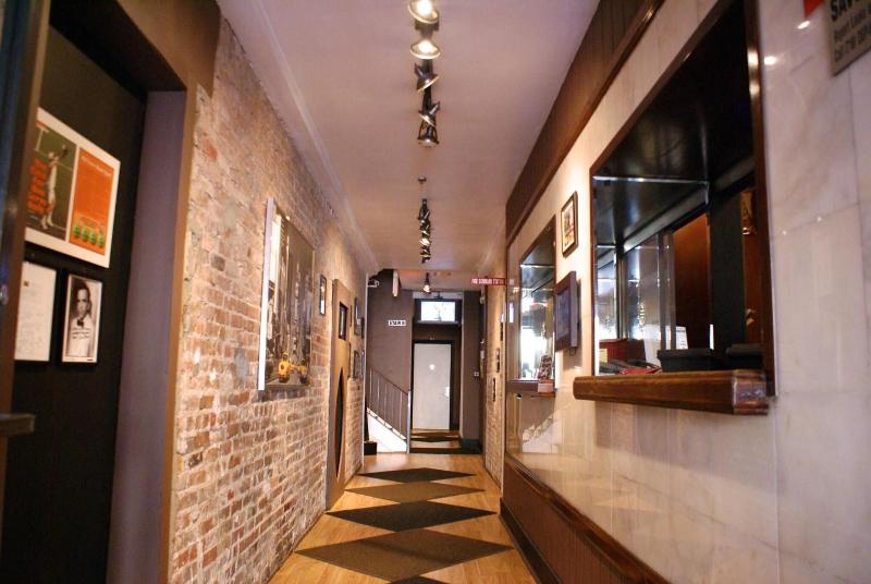 酒店 Off Soho Suites