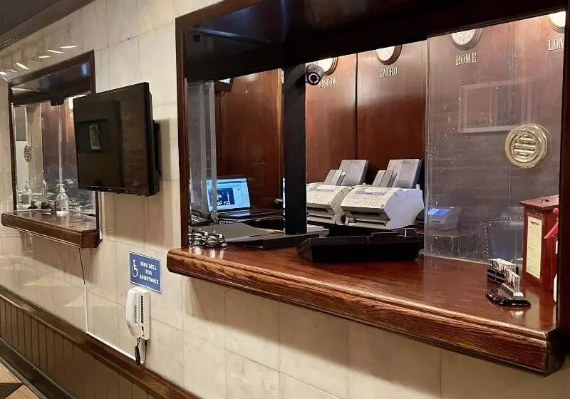 호텔 Off Soho Suites