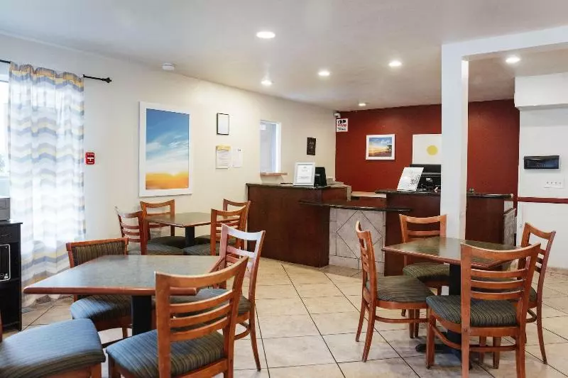 モーテル Days Inn By Wyndham Encinitas Moonlight Beach