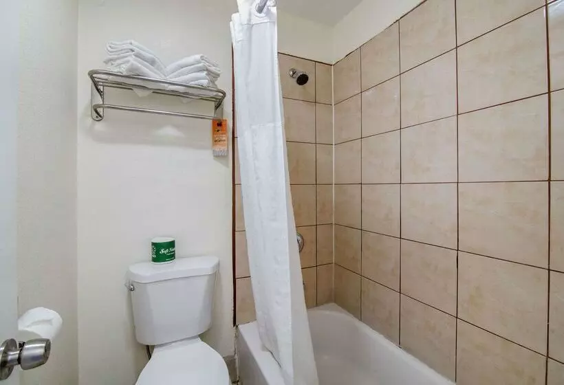 Мотель Howard Johnson Suites By Wyndham San Diego Chula Vista Bayfront