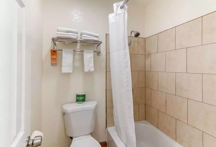 Мотель Howard Johnson Suites By Wyndham San Diego Chula Vista Bayfront