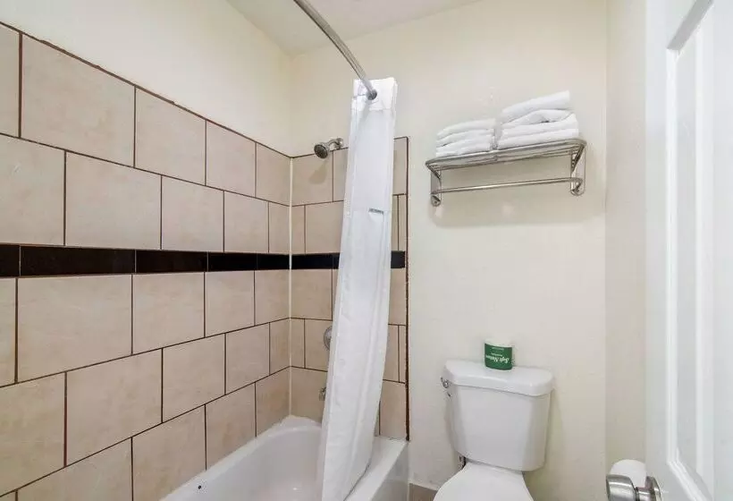 Мотель Howard Johnson Suites By Wyndham San Diego Chula Vista Bayfront