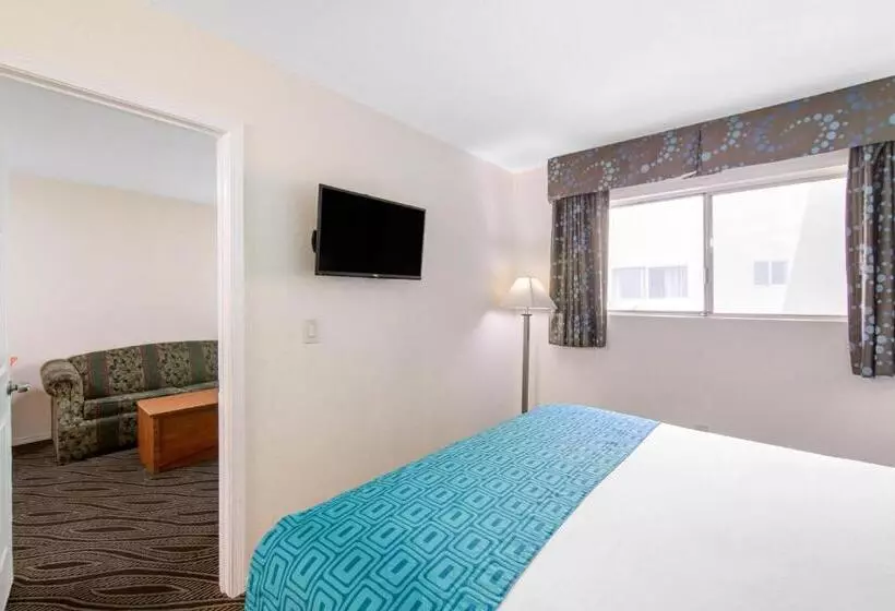 Мотель Howard Johnson Suites By Wyndham San Diego Chula Vista Bayfront