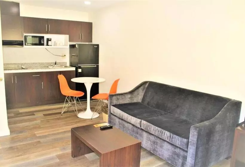 Мотель Howard Johnson Suites By Wyndham San Diego Chula Vista Bayfront