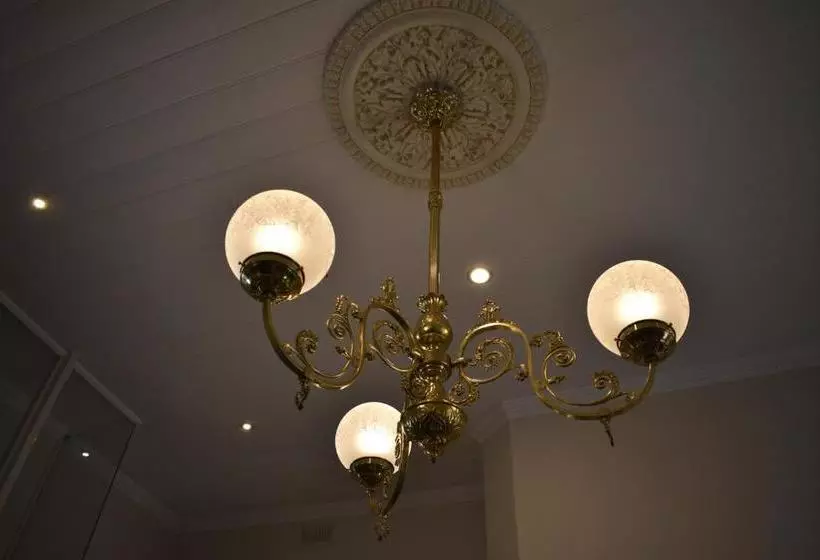 Отель Ansonia On Lydiard