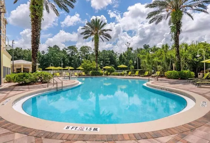 هتل Comfort Suites Maingate East