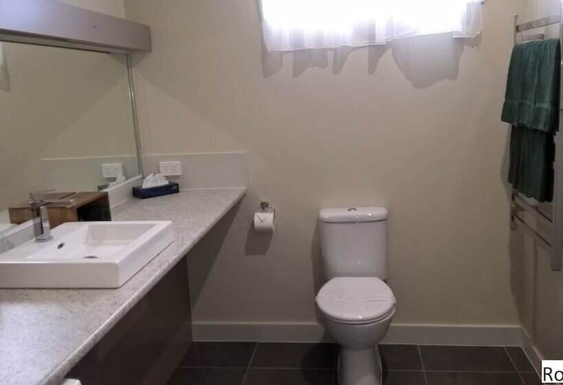 호텔 Moe Motor Inn   Contactless 24 Hour Checkinn Available