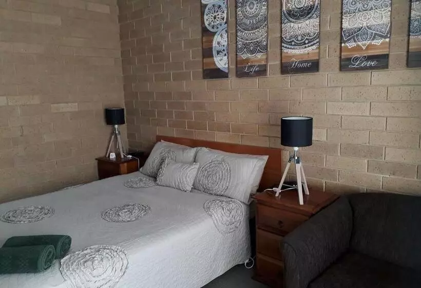 酒店 Moe Motor Inn Contactless 24 Hour Checkinn Available