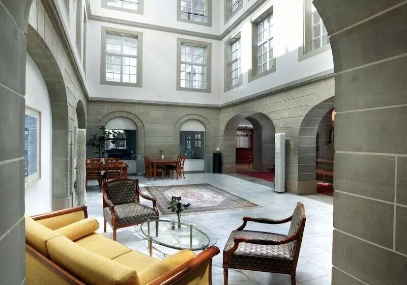 בית מלון כפרי Stadthaus