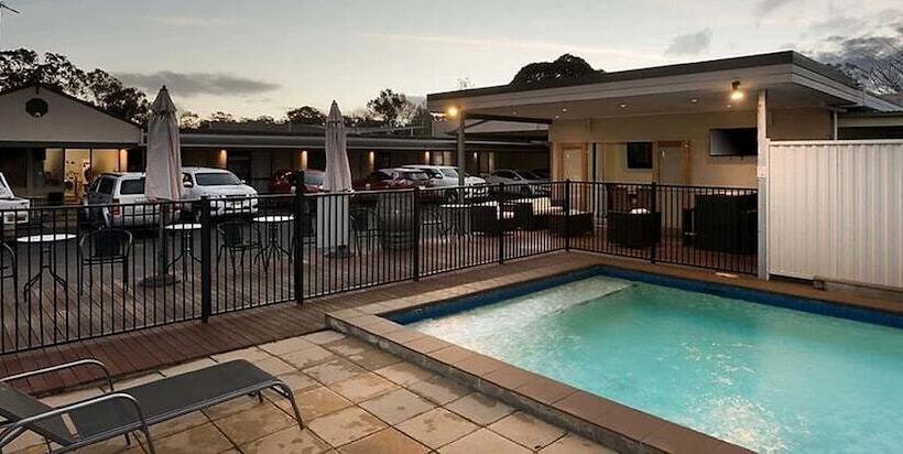 New Crossing Place Motel