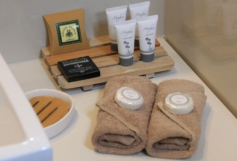 New Crossing Place Motel