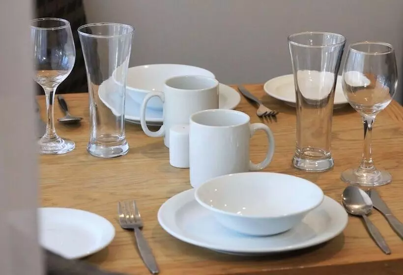 New Crossing Place Motel