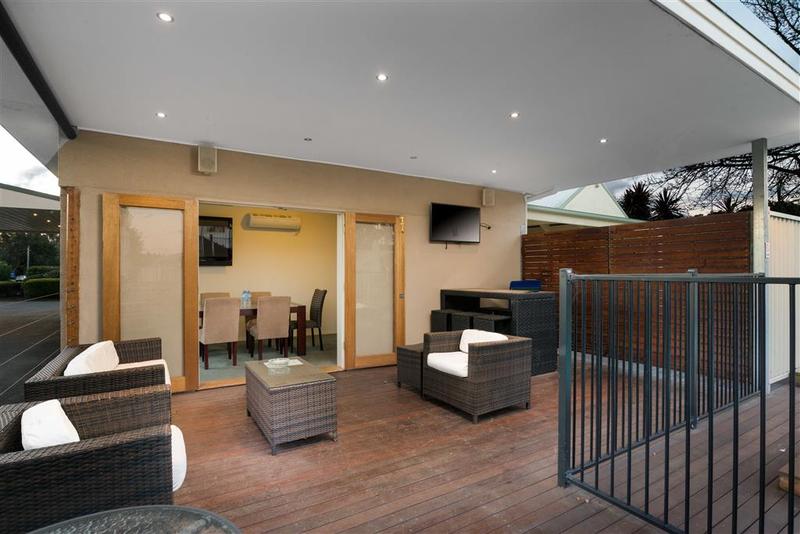 New Crossing Place Motel