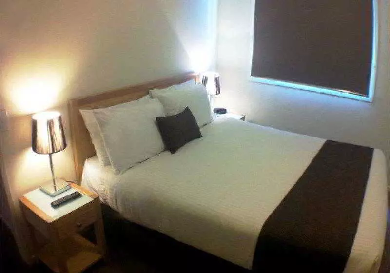 New Crossing Place Motel